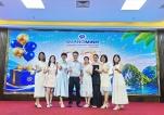 Giám đốc chụp ảnh lưu niệm 23 năm thành lập Cty cùng phòng Kế Toán và Văn Phòng